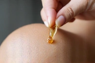 Biottqellis Advanced Revitalization Serum applied to skin